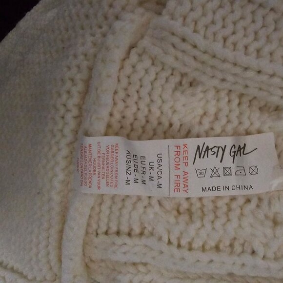 Nasty Gal Women's White Cable Knit Long Sleeve Cropped Pullover Sweater Medium - Picture 6 of 9